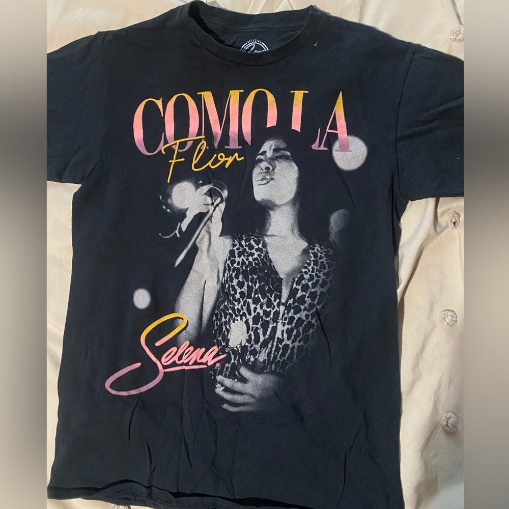 graphic tee